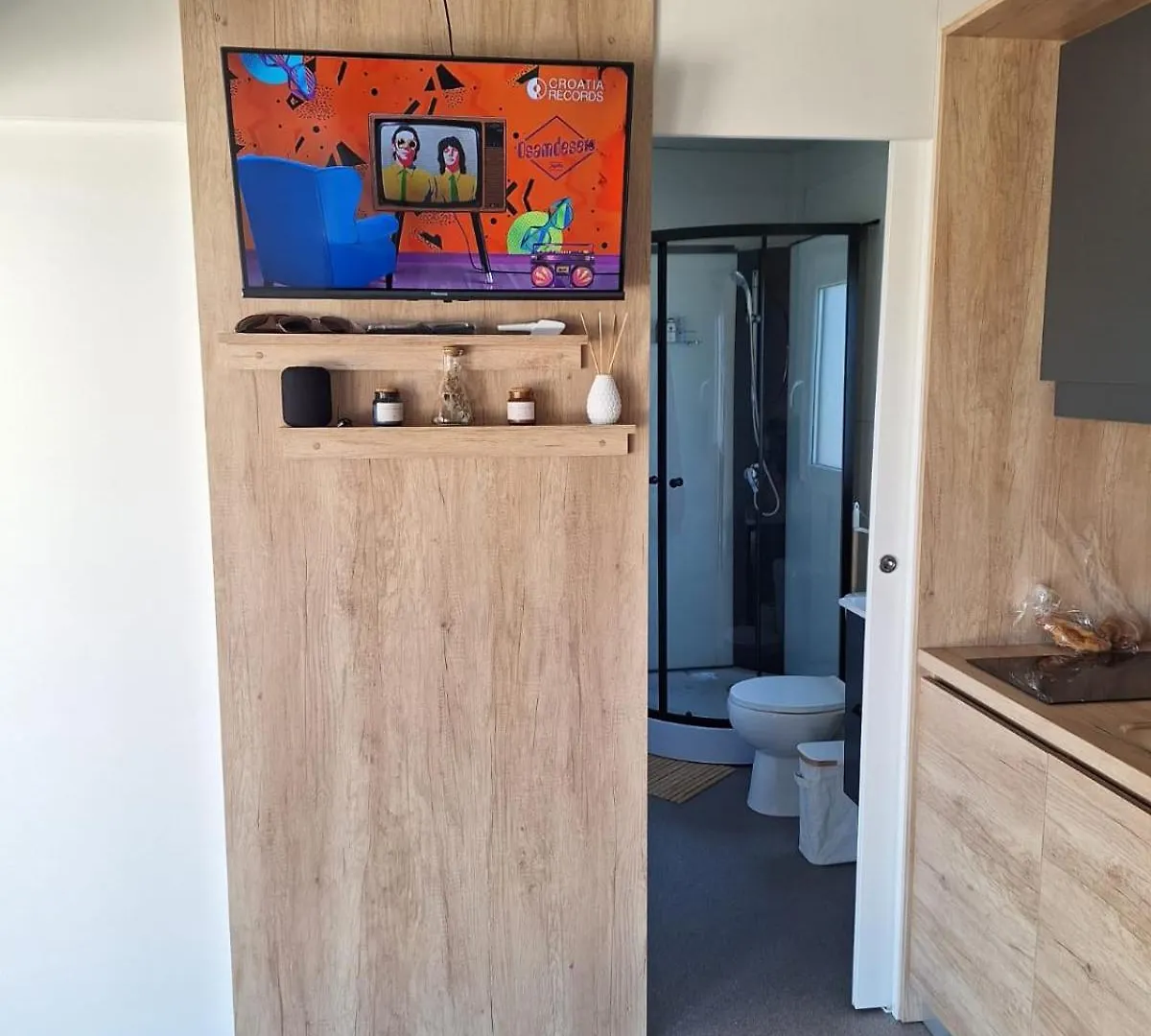 Aldeamento Turístico Mobile Home Aron Privlaka